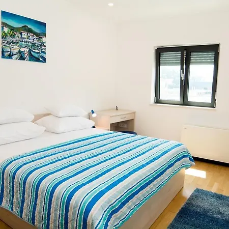 By The Sea - 14636 Apartman
