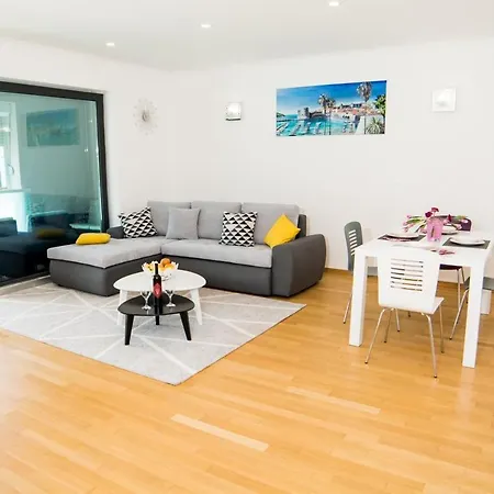 By The Sea - 14636 Dubrownik